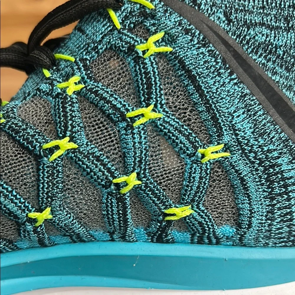 Nike Men's Blue and Yellow Running Shoes - Picture 11 of 17